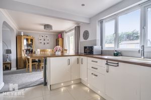 Kitchen / Diner- click for photo gallery